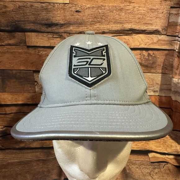 Under Armour SC30 Hat Cap Stephen Curry SnapBack Adjustable Gray Silver Youth - Picture 1 of 7
